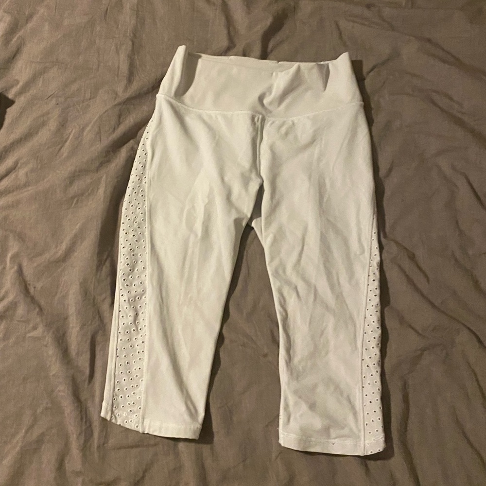 White Lululemon leggings